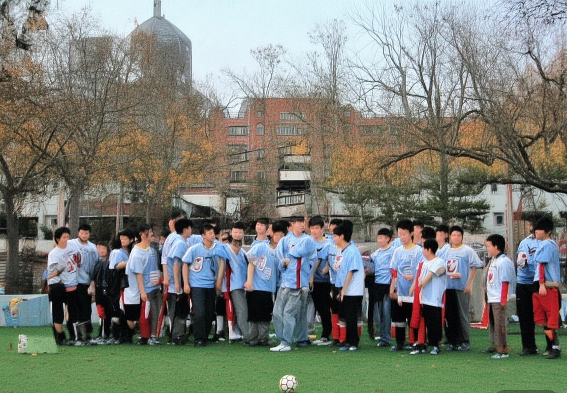 北大清华足球巅峰对决：学府精神与战术交锋(图4)